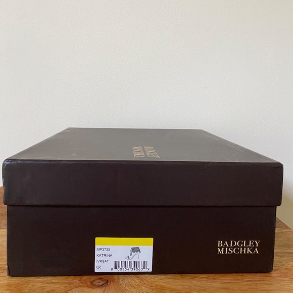 Badgley Mischka Katrina Embellished Satin High Heel Wedding Sandal NEW U… - Picture 16 of 16